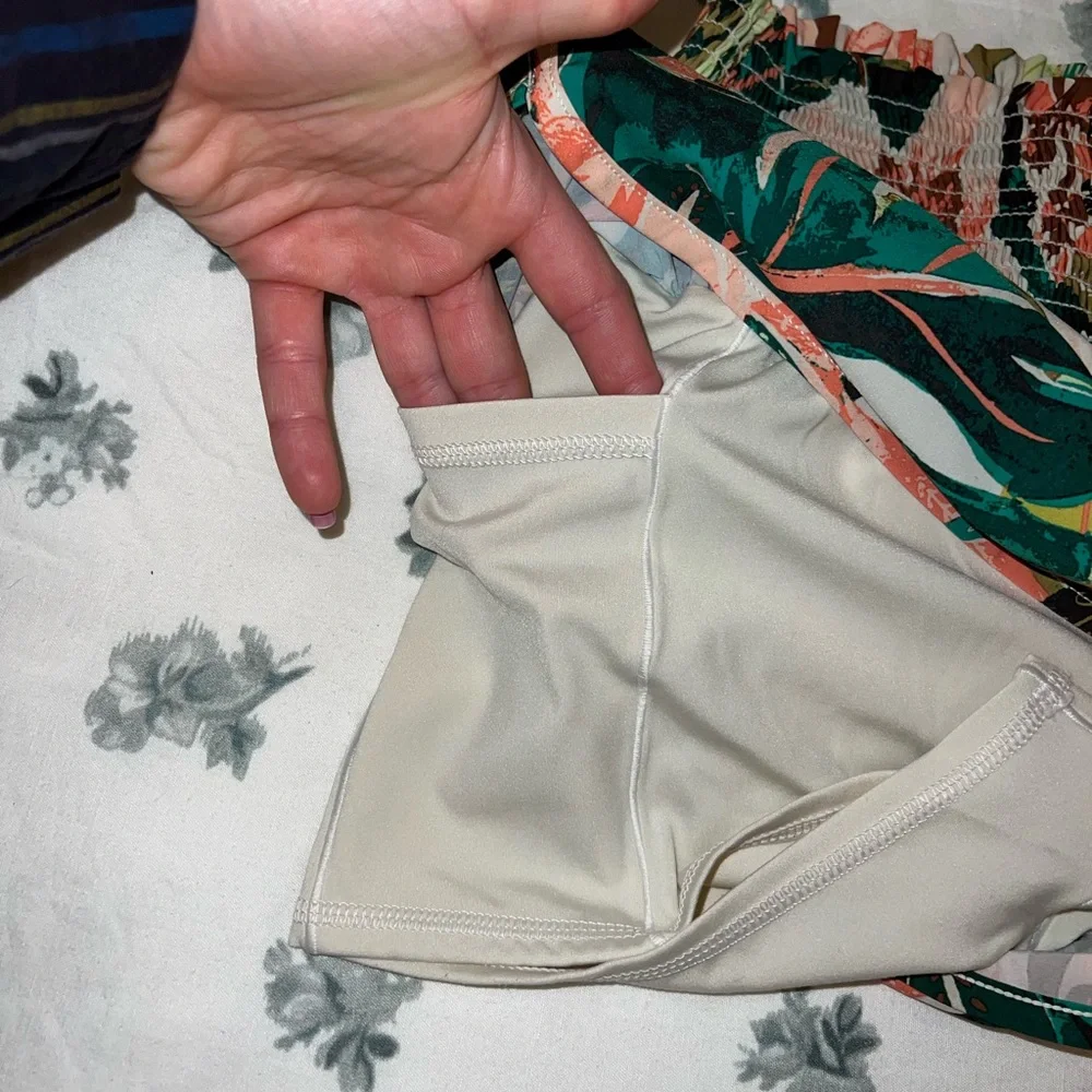 Aerie Tropical Floral Women's Athletic Shorts - Picture 3 of 5